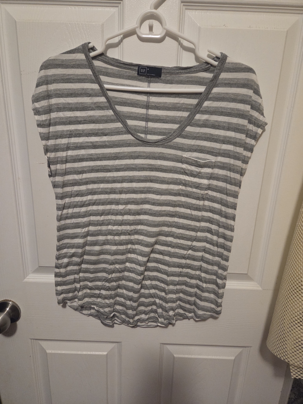 GAP Women's Gray & White Striped Scoop Neck Tee